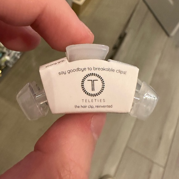 Teleties Tiny Hair Clip- Coconut/White - Picture 2 of 5